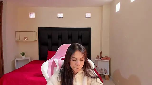 shanakendal2 online show from 01/18/25, 07:37