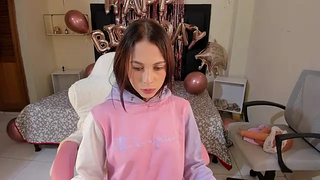 shanakendal2 online show from 02/08/25, 07:38