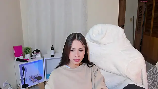 shanakendal2 online show from 03/10/25, 02:05