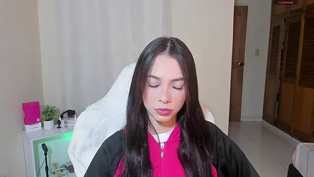 shanakendal2 online show from 03/19/25, 02:02