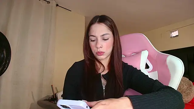 shanakendal2 online show from 03/18/26, 02:20