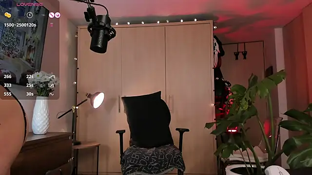 ariana fitl  online show from 12/03/24, 02:47