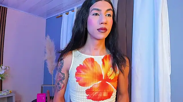 Snapshot of sofiaa_grey_ chatting on 10/13/25, 12:49 sofiaa grey online show from 10/13/25, 12:49