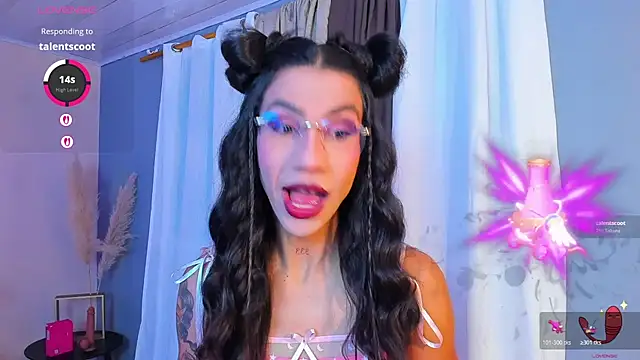 Snapshot of sofiaa_grey_ chatting on 10/25/25, 12:56 sofiaa grey online show from 10/25/25, 12:56