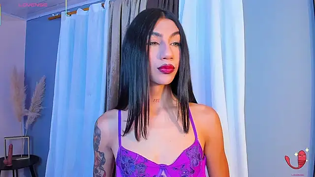 Snapshot of sofiaa_grey_ chatting on 10/27/25, 01:04 sofiaa grey online show from 10/27/25, 01:04