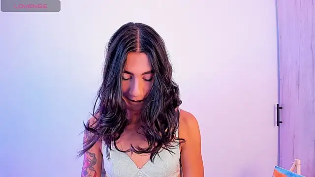 Snapshot of sofiaa_grey_ chatting on 11/20/25, 11:32 sofiaa grey online show from 11/20/25, 11:32