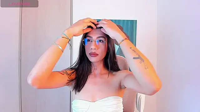 Snapshot of sofiaa_grey_ chatting on 01/08/26, 03:47 sofiaa grey online show from 01/08/26, 03:47