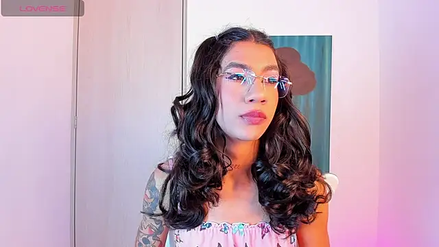 Snapshot of sofiaa_grey_ chatting on 02/12/26, 04:13 sofiaa grey online show from 02/12/26, 04:13