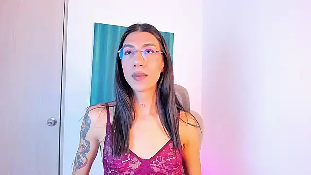 Snapshot of sofiaa_grey_ chatting on 03/05/26, 02:57 sofiaa grey online show from 03/05/26, 02:57