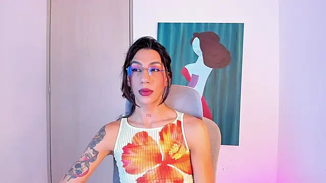 Snapshot of sofiaa_grey_ chatting on 03/19/26, 02:43 sofiaa grey online show from 03/19/26, 02:43