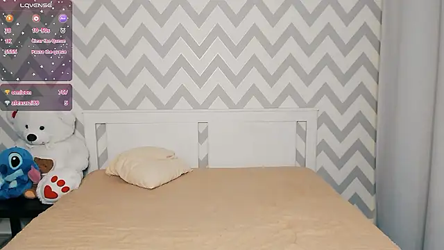 Snapshot of shaameless chatting on 12/08/24, 10:47 shaameless online show from 12/08/24, 10:47