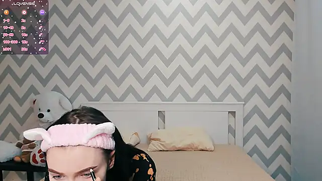 Snapshot of shaameless chatting on 01/05/25, 01:15 shaameless online show from 01/05/25, 01:15