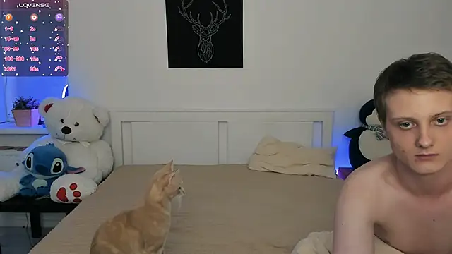 Snapshot of shaameless chatting on 02/14/25, 05:46 shaameless online show from 02/14/25, 05:46