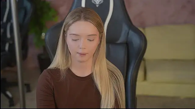 Cassy-Celestial  online show from 11/04/25, 08:35