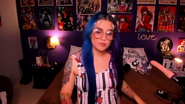 Snapshot of anne_cross chatting on 12/12/24, 02:48 anne cross online show from 12/12/24, 02:48