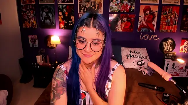 Snapshot of anne_cross chatting on 12/12/24, 05:52 anne cross online show from 12/12/24, 05:52