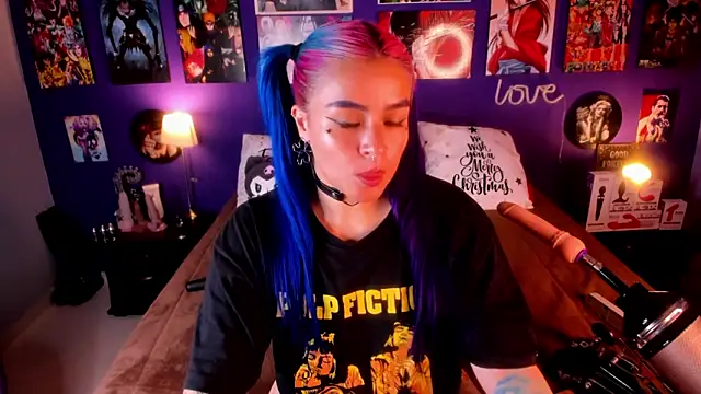 Snapshot of anne_cross chatting on 01/17/25, 03:23 anne cross online show from 01/17/25, 03:23