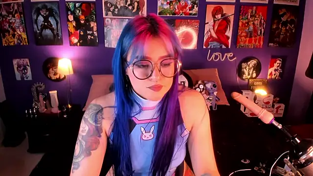 Snapshot of anne_cross chatting on 02/11/25, 01:31 anne cross online show from 02/11/25, 01:31