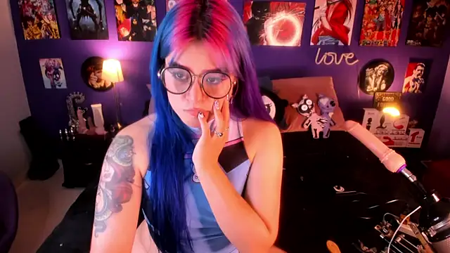 Snapshot of anne_cross chatting on 02/11/25, 04:33 anne cross online show from 02/11/25, 04:33