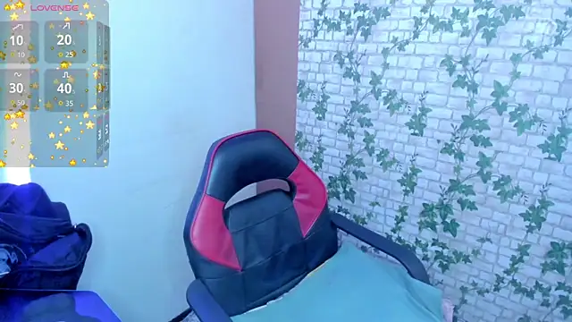 Snapshot of MIABOOBS__ chatting on 11/24/25, 05:51 MIABOOBS online show from 11/24/25, 05:51