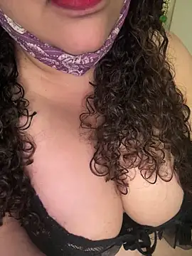 Snapshot of Snehameoww@xh chatting on 04/02/26, 03:37 Snehameowwxh online show from 04/02/26, 03:37