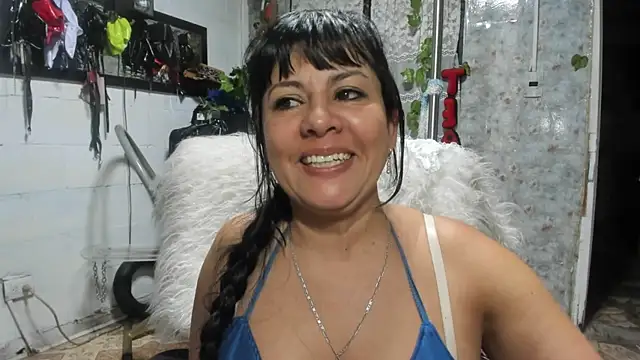 Erlinda-engel online show from 10/01/25, 12:11