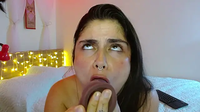 Snapshot of Juliietha_servas chatting on 03/03/25, 01:10 Juliietha servas online show from 03/03/25, 01:10