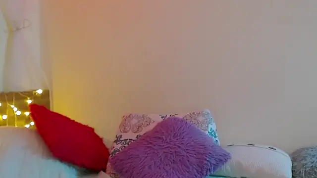 Snapshot of Juliietha_servas chatting on 03/04/25, 01:23 Juliietha servas online show from 03/04/25, 01:23