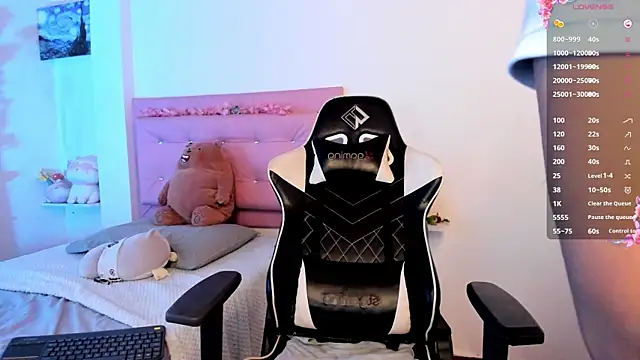 Snapshot of little_jade chatting on 03/19/25, 10:20 little jade online show from 03/19/25, 10:20