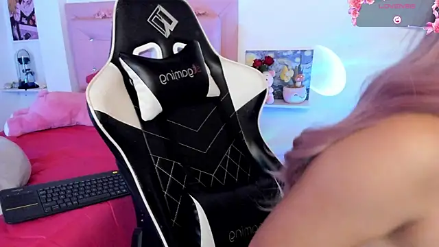 little jade online show from 11/13/25, 06:51