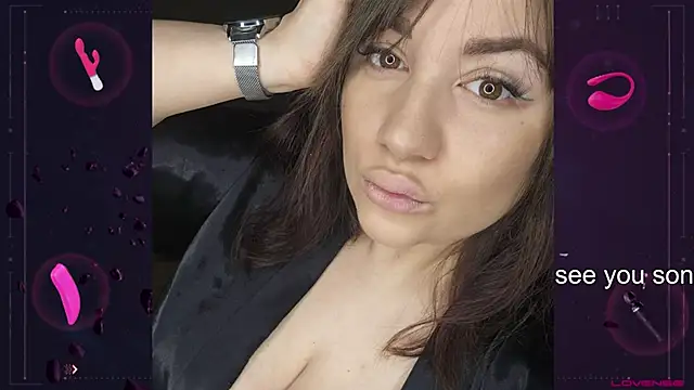 Snapshot of Tracy_Sergio209 chatting on 12/18/24, 10:51 Tracy Sergio209 online show from 12/18/24, 10:51