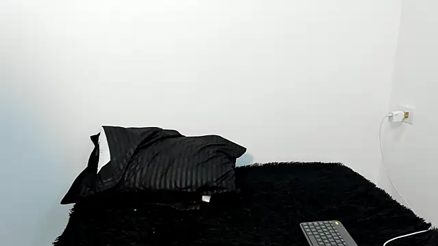 cami-01 online show from 09/27/25, 08:14