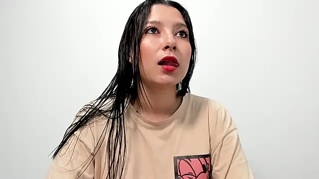 cami-01 online show from 11/19/25, 08:53