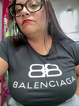 Snapshot of Sol_biglips chatting on 12/15/24, 09:09 Sol biglips online show from 12/15/24, 09:09