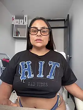 Snapshot of Sol_biglips chatting on 03/18/25, 05:21 Sol biglips online show from 03/18/25, 05:21