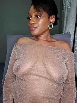 Snapshot of playgirlmc chatting on 03/12/25, 11:33 playgirlmc online show from 03/12/25, 11:33