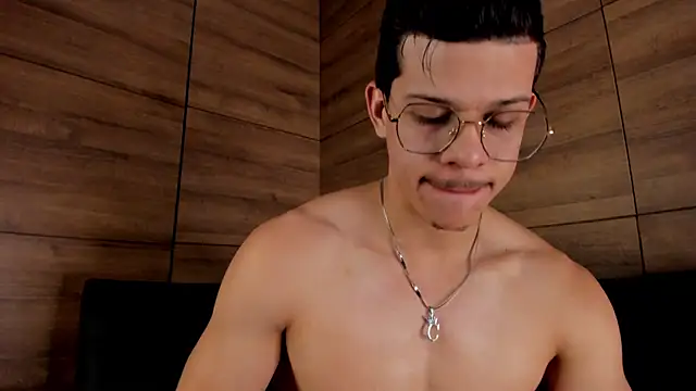 Snapshot of MarcoSullivan chatting on 12/27/24, 02:33 MarcoSullivan online show from 12/27/24, 02:33