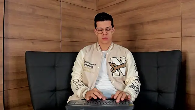 Snapshot of MarcoSullivan chatting on 01/11/25, 11:34 MarcoSullivan online show from 01/11/25, 11:34