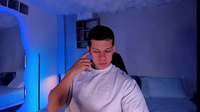 Snapshot of MarcoSullivan chatting on 10/28/25, 12:19 MarcoSullivan online show from 10/28/25, 12:19