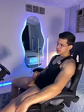 Snapshot of MarcoSullivan chatting on 02/18/26, 01:07 MarcoSullivan online show from 02/18/26, 01:07