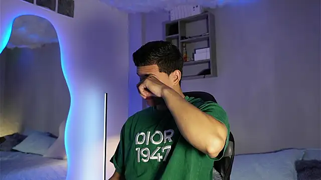 Snapshot of MarcoSullivan chatting on 03/07/26, 12:24 MarcoSullivan online show from 03/07/26, 12:24