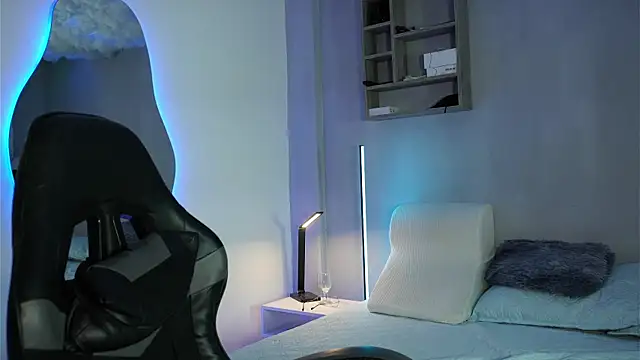 Snapshot of MarcoSullivan chatting on 04/08/26, 12:16 MarcoSullivan online show from 04/08/26, 12:16