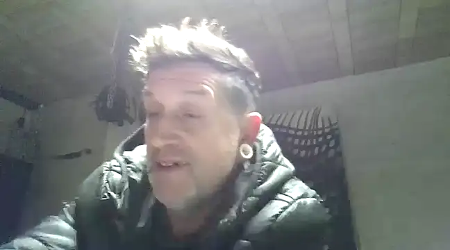 Snapshot of oopsxx chatting on 01/29/25, 02:30 oopsxx online show from 01/29/25, 02:30