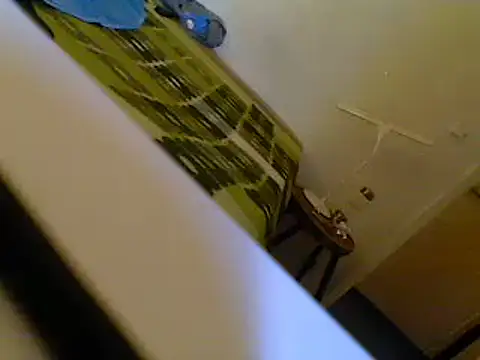 Snapshot of oopsxx chatting on 02/28/25, 10:52 oopsxx online show from 02/28/25, 10:52