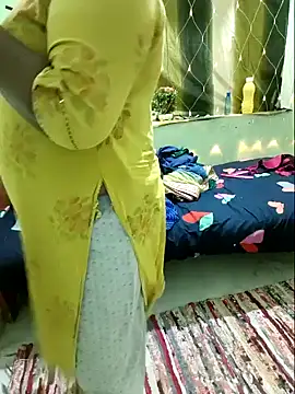 Snapshot of NEHA-DESHI chatting on 01/31/25, 04:17 NEHA-DESHI online show from 01/31/25, 04:17