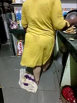 Snapshot of NEHA-DESHI chatting on 02/05/25, 04:58 NEHA-DESHI online show from 02/05/25, 04:58