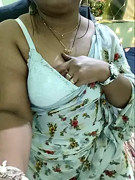 Snapshot of NEHA-DESHI chatting on 02/05/25, 10:44 NEHA-DESHI online show from 02/05/25, 10:44