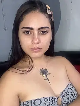 Snapshot of Azuna25 chatting on 06/11/26, 12:32 Azuna25 online show from 06/11/26, 12:32