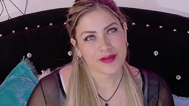 Natalia Montoya online show from 09/10/25, 02:22