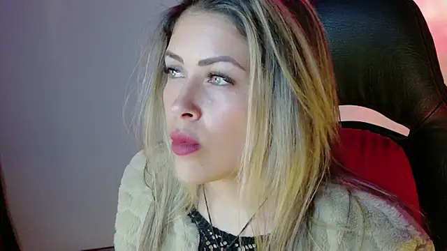 Natalia Montoya online show from 11/04/25, 12:54